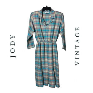 1558. VINTAGE JODY LONG SLEEVE PLAID SHIFT DRESS PLEATED BOTTOM SKIRT BUTTON TOP